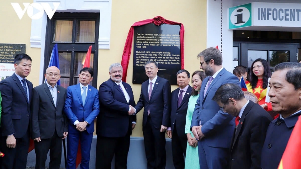 President Ho Chi Minh’s memorial plague unveiled in Czech city